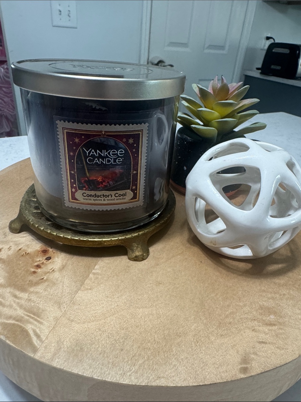 Yankee Candle Conductor’s Coal 3 Wick Jar Candle - 14.5 Oz